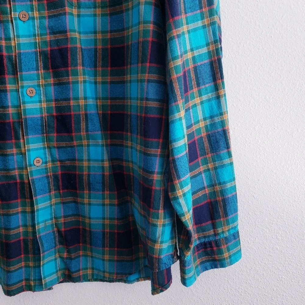 Patagonia Plaid Long Sleeve Button Down Top